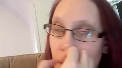 Snapshot of msalls1124 chatting on 01-10-26, 06:42 melissa online show from 01-10-26, 06:42