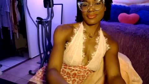 Snapshot of msemonibrown chatting on 06-15-26, 05:42 CocoSage online show from 06-15-26, 05:42