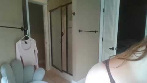 msfreckles92 online show from 05-29-26, 03:54
