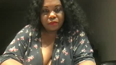 Snapshot of msjonemillion chatting on 11-13-25, 02:10 Chocolate Candy Stick online show from 11-13-25, 02:10