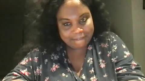 Snapshot of msjonemillion chatting on 11-22-25, 01:59 Chocolate Candy Stick online show from 11-22-25, 01:59