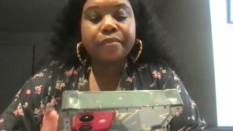 Snapshot of msjonemillion chatting on 12-02-25, 01:11 Chocolate Candy Stick online show from 12-02-25, 01:11