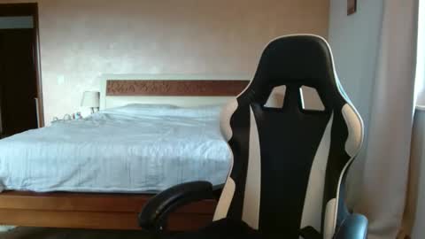 Snapshot of msmarshmallow1 chatting on 11-12-25, 10:37 msmarshmallow1 online show from 11-12-25, 10:37