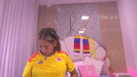 Manuela  online show from 06-18-26, 03:07