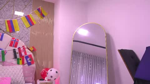Manuela  online show from 07-12-26, 03:41