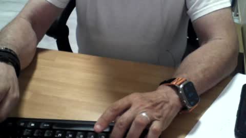 Snapshot of mtwpaul chatting on 06-22-26, 03:09 mtwpaul online show from 06-22-26, 03:09