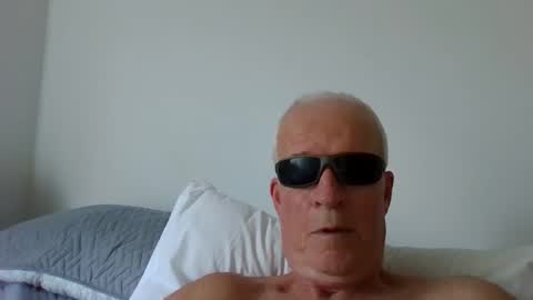 Snapshot of mucholover chatting on 01-17-26, 04:33 mucholover online show from 01-17-26, 04:33