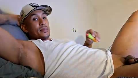 Snapshot of muddafuka910 chatting on 10-29-25, 12:18 muddafuka910 online show from 10-29-25, 12:18