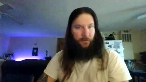 Snapshot of mudge chatting on 02-17-25, 02:20 Mudge online show from 02-17-25, 02:20