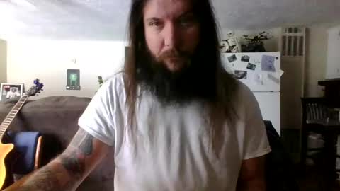 Snapshot of mudge chatting on 02-20-25, 02:24 Mudge online show from 02-20-25, 02:24
