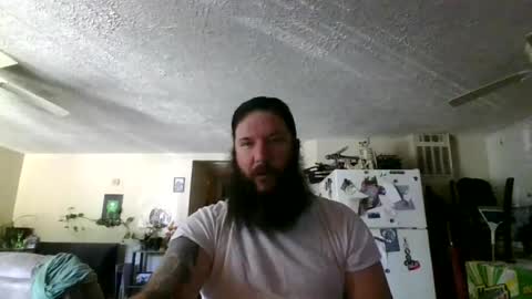 Snapshot of mudge chatting on 07-14-26, 02:45 Mudge online show from 07-14-26, 02:45