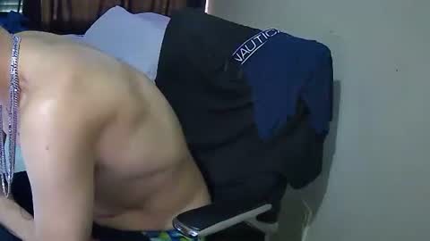 Snapshot of muffdiver718 chatting on 01-26-25, 07:52 Muffdiver online show from 01-26-25, 07:52