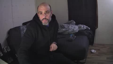 Snapshot of muffdiver718 chatting on 02-04-26, 02:28 Muffdiver online show from 02-04-26, 02:28