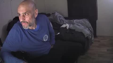 Snapshot of muffdiver718 chatting on 02-12-26, 01:22 Muffdiver online show from 02-12-26, 01:22