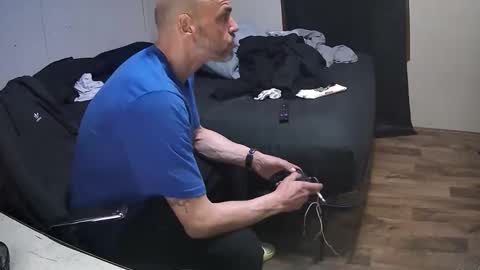 Snapshot of muffdiver718 chatting on 02-12-26, 11:33 Muffdiver online show from 02-12-26, 11:33