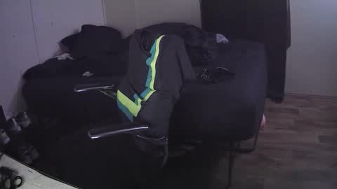 Snapshot of muffdiver718 chatting on 02-14-26, 06:43 Muffdiver online show from 02-14-26, 06:43