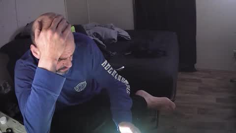 Snapshot of muffdiver718 chatting on 02-24-26, 01:58 Muffdiver online show from 02-24-26, 01:58