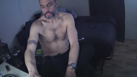 Snapshot of muffdiver718 chatting on 03-05-26, 12:17 Muffdiver online show from 03-05-26, 12:17