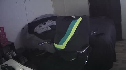 Snapshot of muffdiver718 chatting on 03-14-26, 06:19 Muffdiver online show from 03-14-26, 06:19