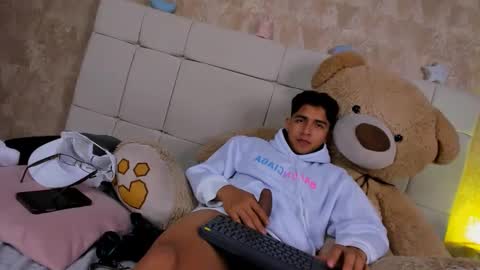 muichiro tokito1 online show from 12-23-24, 11:25