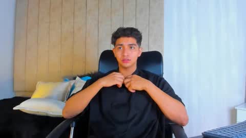 muichiro tokito1 online show from 02-05-25, 03:45