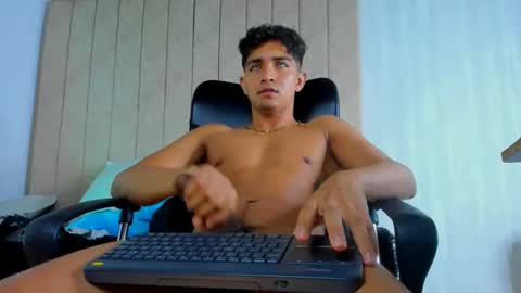 muichiro tokito1 online show from 02-13-25, 09:41