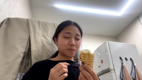 Snapshot of muiklecha chatting on 02-02-26, 10:08 Mia online show from 02-02-26, 10:08