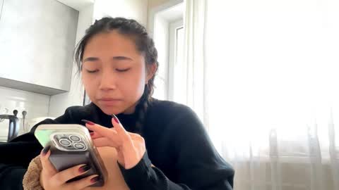 Snapshot of muiklecha chatting on 02-25-26, 03:38 Mia online show from 02-25-26, 03:38