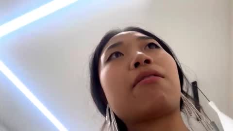 Snapshot of muiklecha chatting on 02-27-26, 10:59 Mia online show from 02-27-26, 10:59