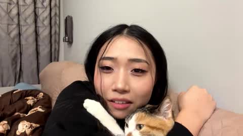 Snapshot of muiklecha chatting on 03-07-26, 10:23 Mia online show from 03-07-26, 10:23