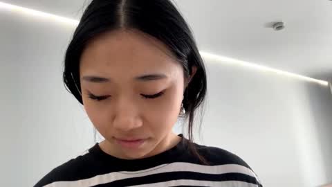 Snapshot of muiklecha chatting on 03-10-26, 01:32 Mia online show from 03-10-26, 01:32