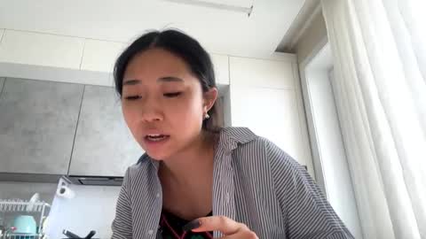 Snapshot of muiklecha chatting on 03-16-26, 03:34 Mia online show from 03-16-26, 03:34