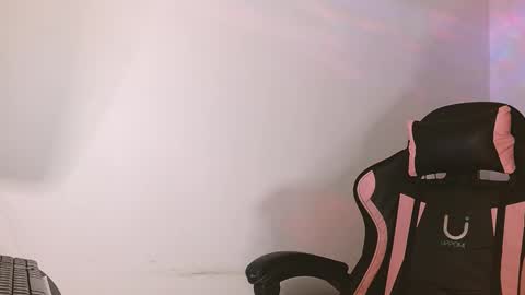 yuli online show from 11-25-25, 10:59