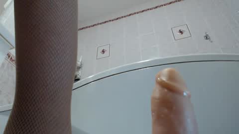 Snapshot of mullty chatting on 01-14-25, 05:08 Mullty online show from 01-14-25, 05:08