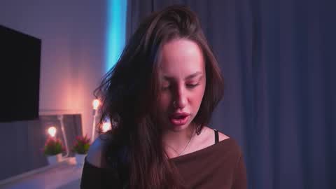 Kira online show from 09-15-25, 04:12