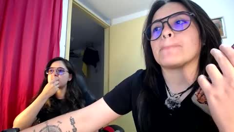 Snapshot of multiorgasmic_6 chatting on 09-30-25, 02:16 Dani and Alex online show from 09-30-25, 02:16