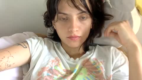 Snapshot of munchi_ chatting on 01-11-25, 02:04   online show from 01-11-25, 02:04