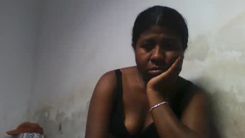 Snapshot of murielleee chatting on 05-13-26, 07:55 murielleee online show from 05-13-26, 07:55