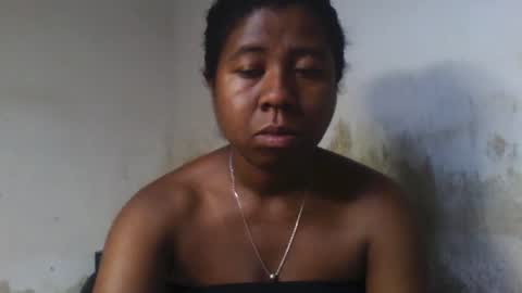 Snapshot of murielleee chatting on 05-18-26, 08:20 murielleee online show from 05-18-26, 08:20