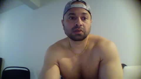 Snapshot of muscle794 chatting on 02-25-26, 04:49 Cool Traveler online show from 02-25-26, 04:49
