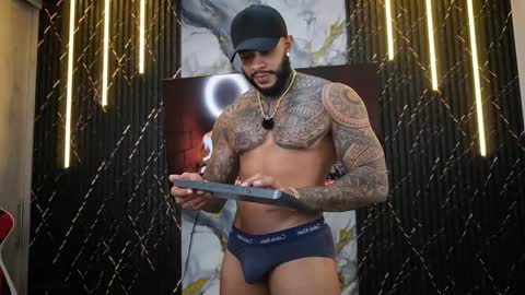Snapshot of muscle_man19 chatting on 05-18-26, 05:13 Nick online show from 05-18-26, 05:13