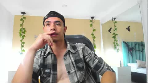 muscle scott online show from 10-24-25, 12:23