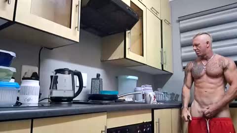 Snapshot of muscledaddy69s chatting on 03-26-26, 02:06 muscledaddy69s online show from 03-26-26, 02:06