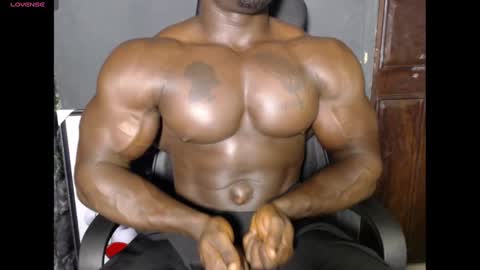 musclegod23 online show from 01-14-25, 11:27