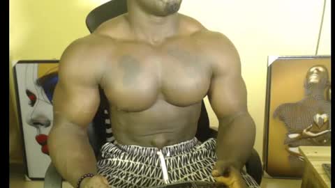 musclegod23 online show from 02-13-25, 01:40