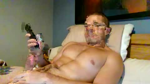 muscleshow00 online show from 12-19-25, 07:37