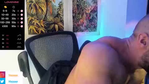 Snapshot of musculusx chatting on 12-31-24, 12:11 Musculus online show from 12-31-24, 12:11