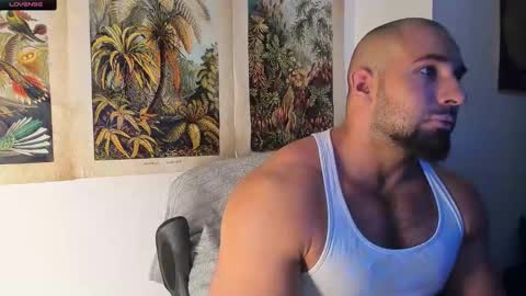 Snapshot of musculusx chatting on 02-26-25, 05:07 Musculus online show from 02-26-25, 05:07