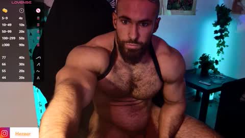 Snapshot of musculusx chatting on 09-29-25, 02:11 Musculus online show from 09-29-25, 02:11