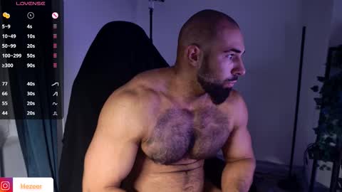 Snapshot of musculusx chatting on 10-15-25, 01:28 Musculus online show from 10-15-25, 01:28